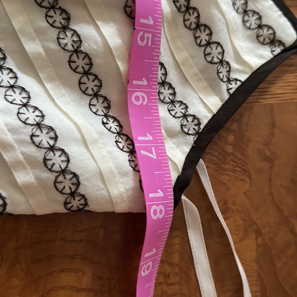 Vintage Ann Taylor embroidered dress. - Picture 5 of 6
